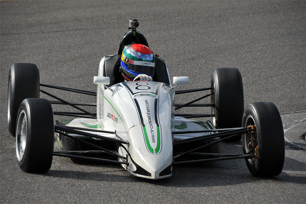 Med en sejr og to andenpladser kom Michael Markussen tilbage på førstepladsen i kampen om det danske mesterskab for Formel Ford